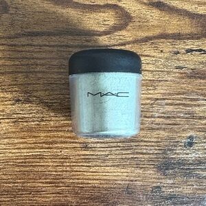 MAC pigment - Pastorale